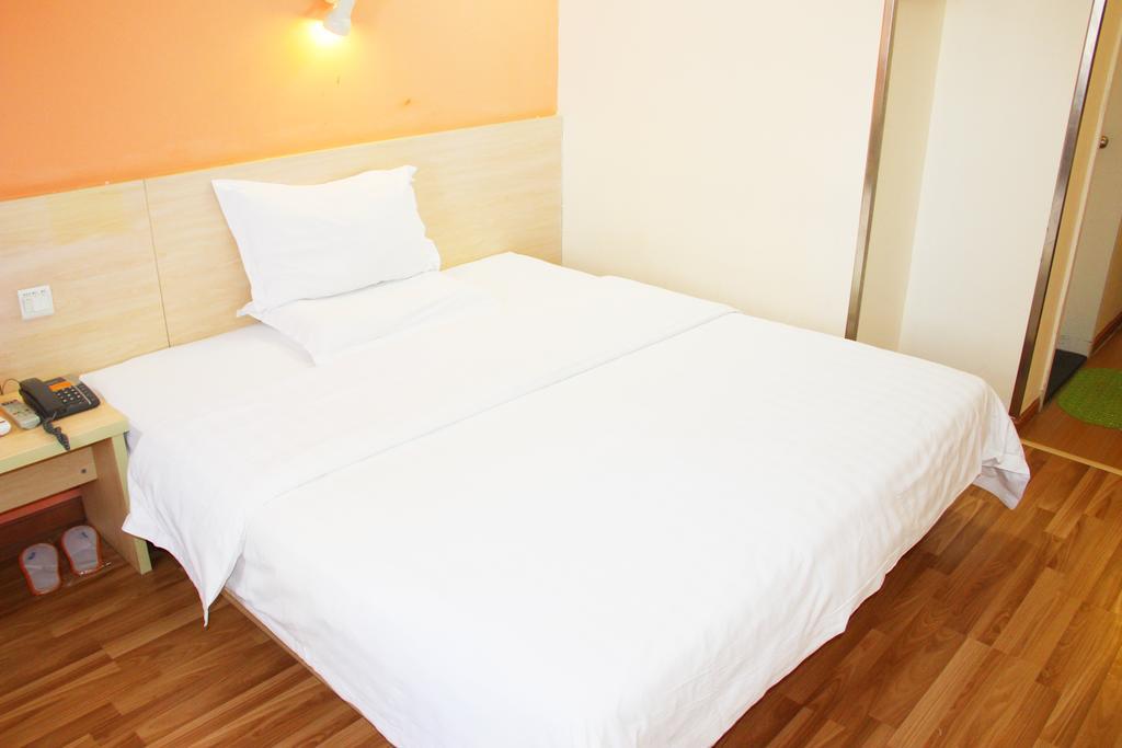 7Days Inn Chengdu Wuda Garden Номер фото