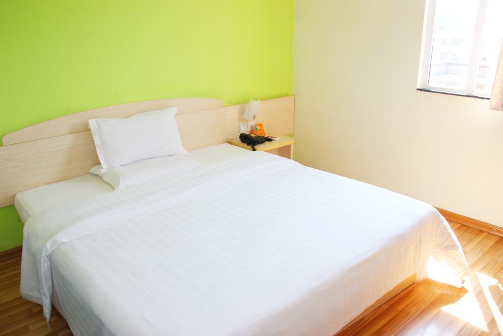 7Days Inn Chengdu Wuda Garden Номер фото