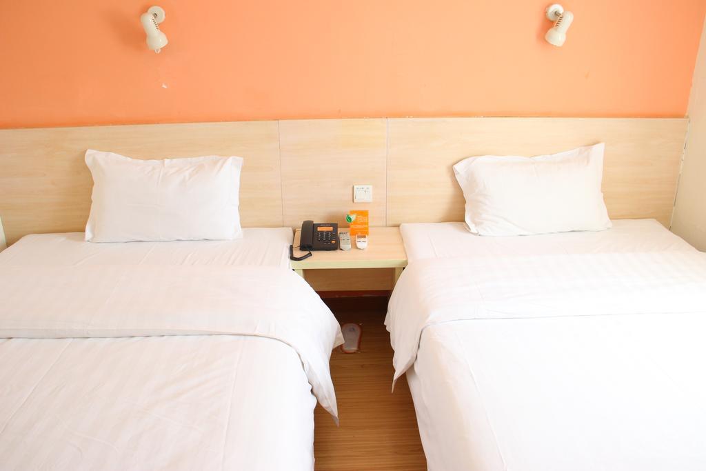 7Days Inn Chengdu Wuda Garden Номер фото