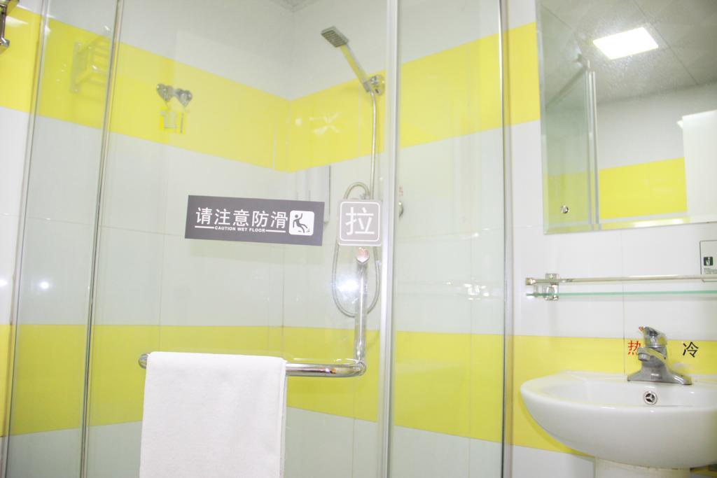 7Days Inn Chengdu Wuda Garden Номер фото